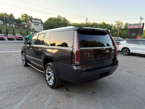Used 2016 Cadillac Escalade ESV Luxury AWD/4WD image 7