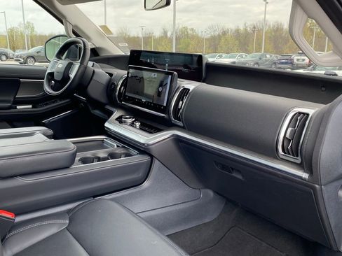 Used 2025 Ford Expedition Platinum AWD/4WD image 34