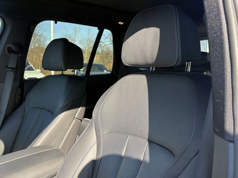 Used 2022 BMW X5 xDrive40i w/ M Sport Package image 18