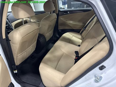 Used 2015 Hyundai Sonata Hybrid image 9