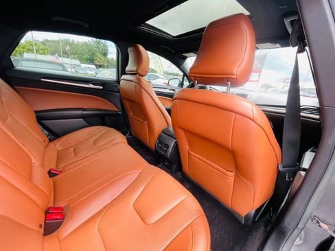 Used 2019 Ford Fusion Titanium FWD image 31