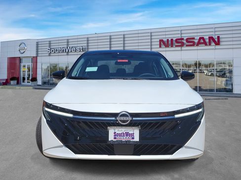 New 2026 Nissan Sentra SR FWD image 2