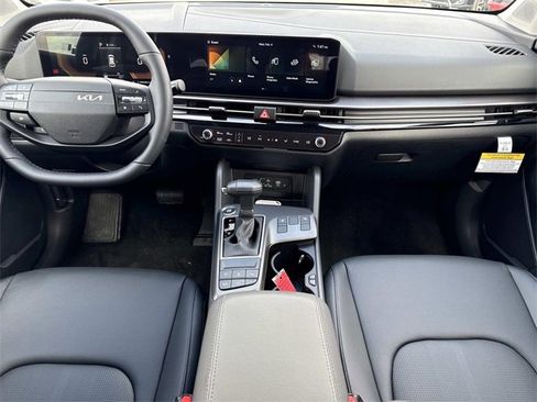 New 2026 Kia Sportage EX image 17