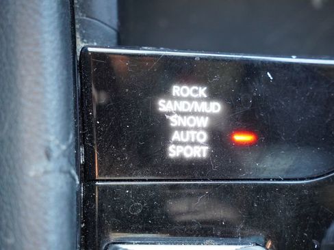 Used 2023 Jeep Grand Cherokee Overland w/ Luxury Tech Group IV image 35