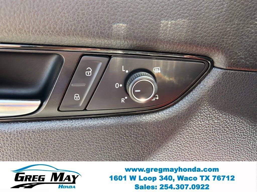 Used 2022 Volkswagen Passat 2.0T FWD image 24