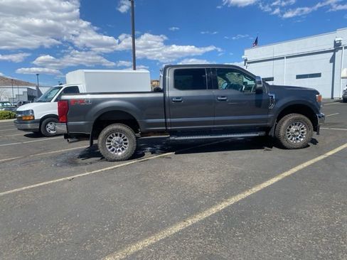 Used 2020 Ford F250 Lariat w/ Chrome Package image 8