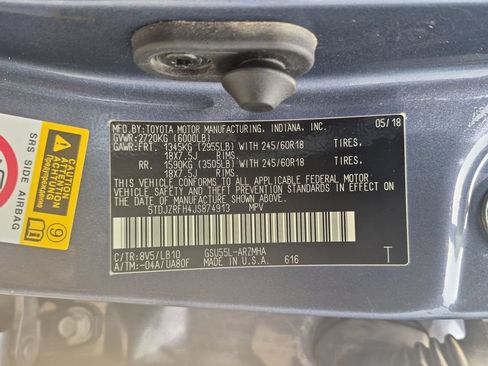 Used 2018 Toyota Highlander XLE AWD/4WD image 25