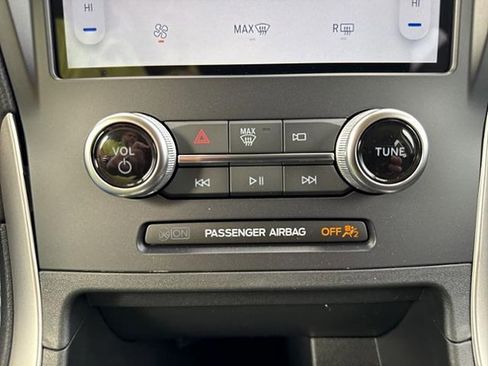 New 2024 Ford Edge SE image 17