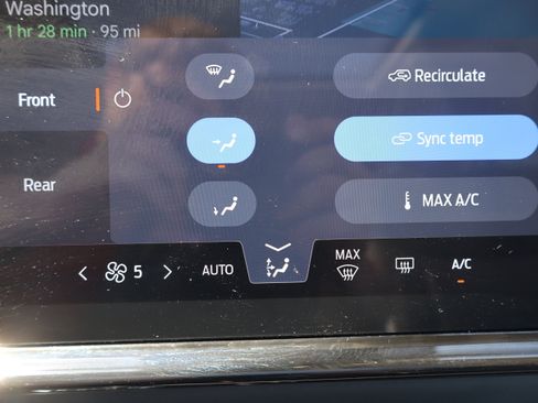 Used 2025 Ford Expedition Active AWD/4WD image 24