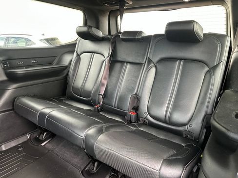 Used 2022 Jeep Wagoneer Series II w/ Flexible Seating Group AWD/4WD image 25
