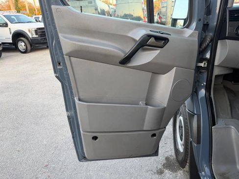 Used 2018 Mercedes-Benz Sprinter 2500 image 10