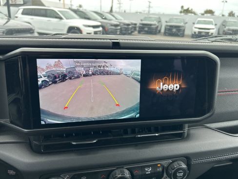 Used 2024 Jeep Wrangler Rubicon image 36