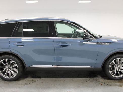 New 2025 Lincoln Aviator Premiere w/ Equipment Group 101A image 10
