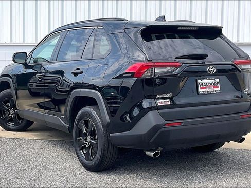 Used 2025 Toyota RAV4 XLE AWD/4WD image 15
