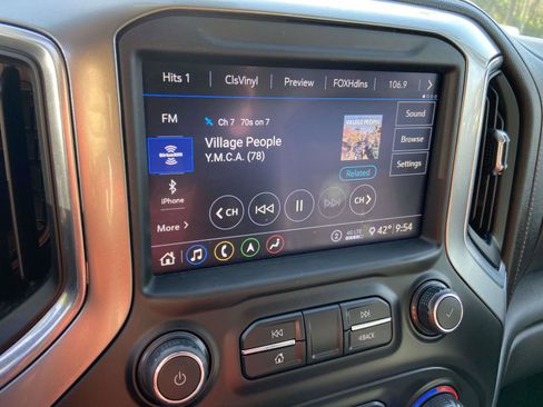 Used 2020 Chevrolet Silverado 1500 LTZ image 23