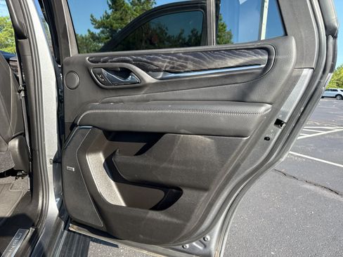 Used 2021 GMC Yukon Denali w/ Denali Premium Package AWD/4WD image 13