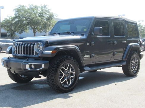 Used 2024 Jeep Wrangler Unlimited Sahara w/ Safety Group AWD/4WD image 3