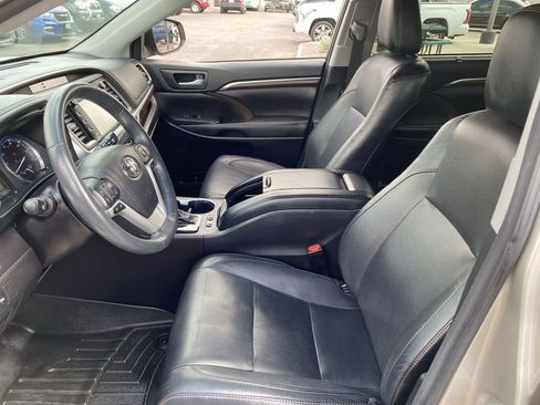 Used 2016 Toyota Highlander Limited Platinum image 21