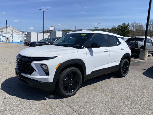 New 2026 Chevrolet TrailBlazer LT w/ Convenience Package AWD/4WD image 1