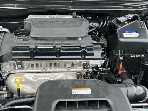 Used 2010 Hyundai Elantra GLS FWD image 15