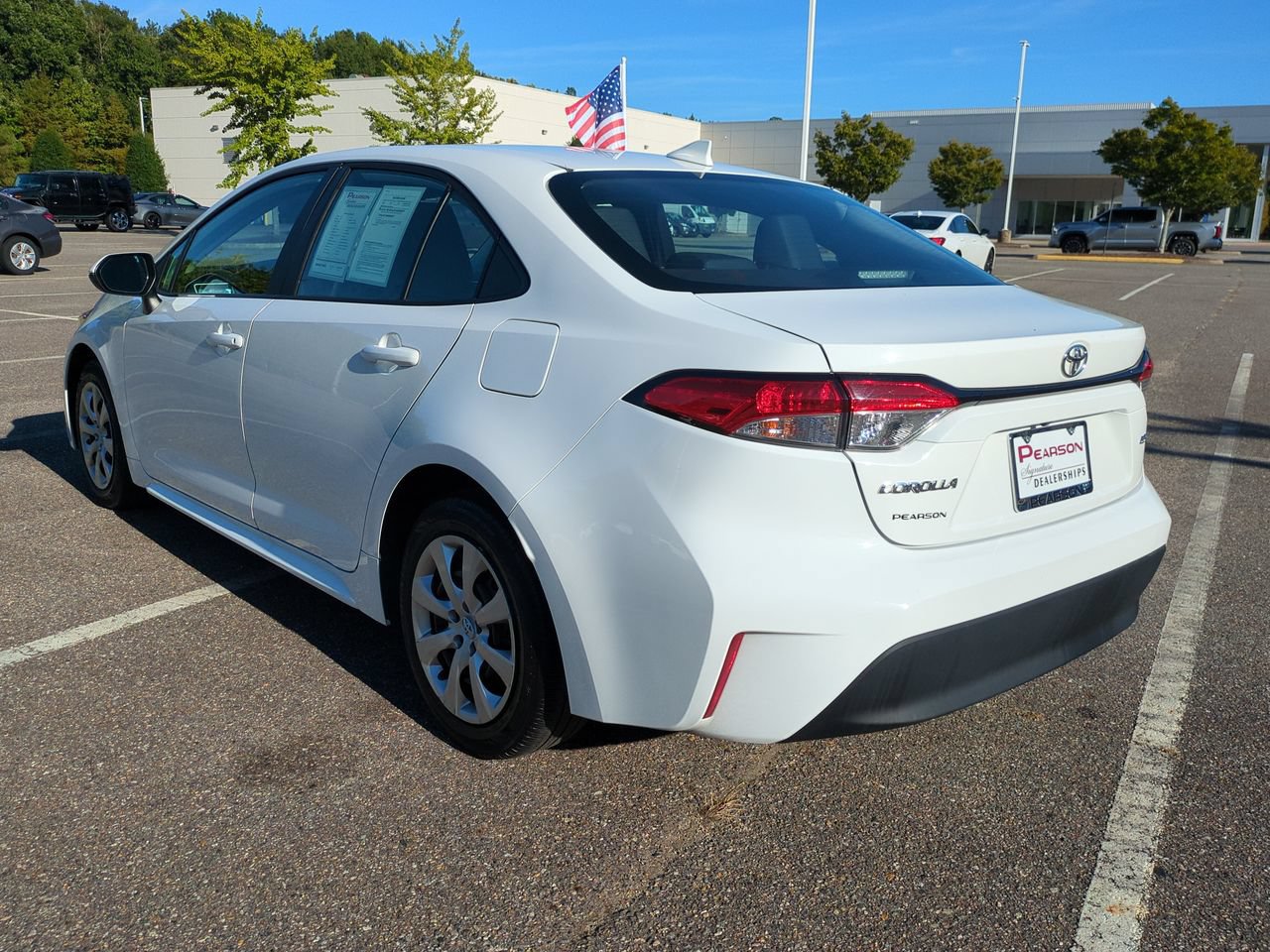 Used 2025 Toyota Corolla LE FWD image 6