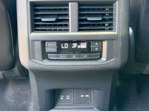 Used 2022 Volkswagen Atlas SE w/ Panoramic Sunroof Package AWD/4WD image 31