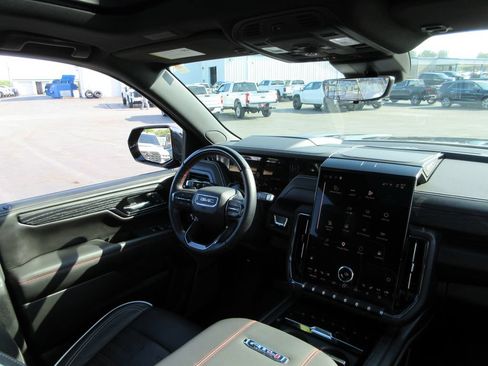 Used 2025 GMC Yukon XL AT4 Ultimate AWD/4WD image 30