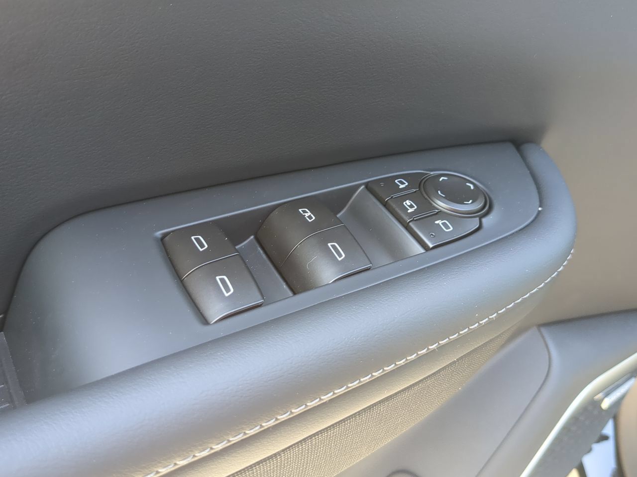Used 2026 Buick Enclave Preferred FWD image 23