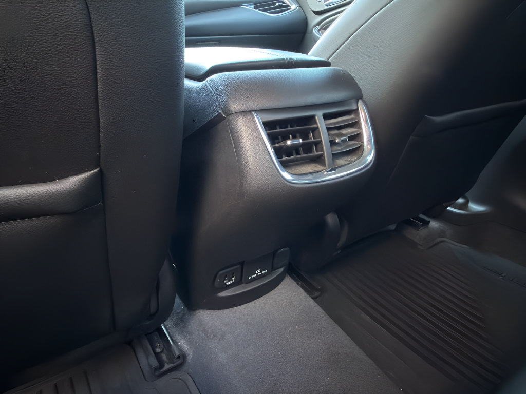Used 2019 Chevrolet Malibu Premier w/ Sun and Wheel Package FWD image 19