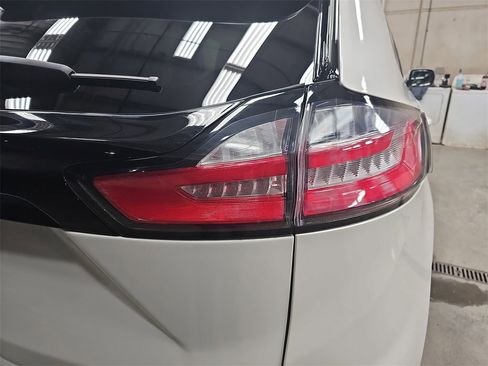 Used 2022 Ford Edge SEL w/ Convenience Package image 31