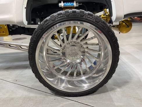 Used 2021 Ford F250 Platinum w/ Tremor Off-Road Package image 16