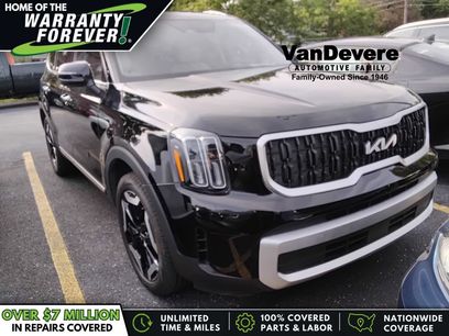 Used 2024 Kia Telluride EX w/ EX Captain's Chair Package