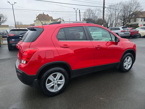 Used 2015 Chevrolet Trax LT w/ LT Sun and Sound Package image 5
