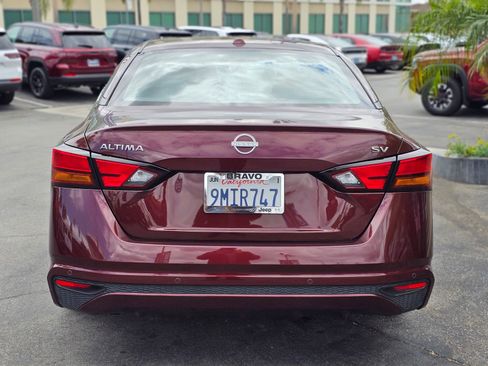Used 2024 Nissan Altima 2.5 SV FWD image 6
