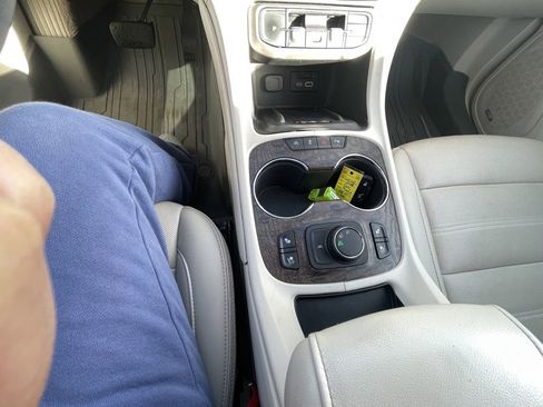 Used 2021 GMC Acadia Denali w/ Denali Technology Package image 17