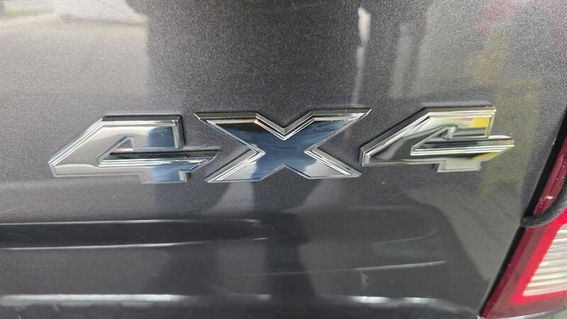 Used 2017 RAM 1500 Classic SLT AWD/4WD image 30