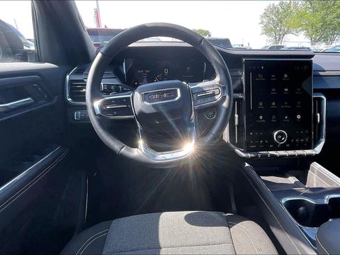 Used 2025 GMC Acadia Elevation FWD image 5
