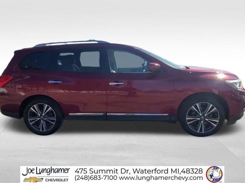 Used 2018 Nissan Pathfinder Platinum image 10