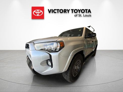 Used 2020 Toyota 4Runner Venture w/ Moonroof Package image 7