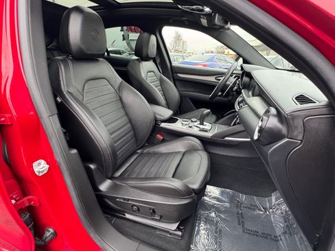 Used 2023 Alfa Romeo Stelvio Veloce image 33