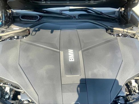 Used 2026 BMW i7 eDrive50 w/ Executive Package image 16