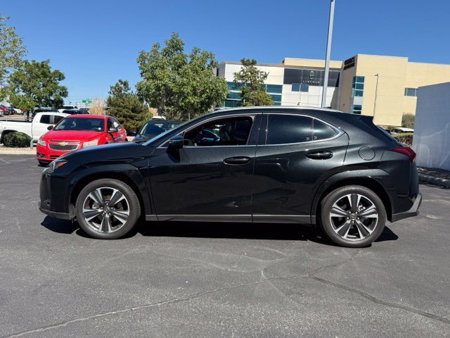 Used 2025 Lexus UX 300h AWD w/ Cold Area Package image 4