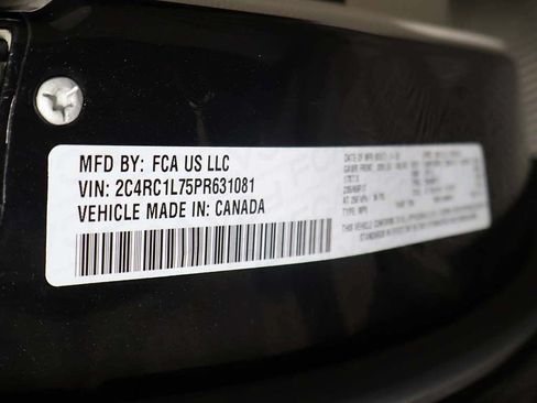 Used 2023 Chrysler Pacifica Touring-L FWD image 50