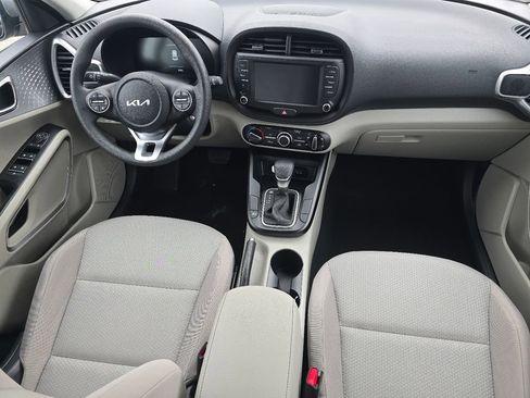 Used 2025 Kia Soul LX image 19