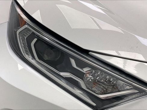 Used 2019 Toyota RAV4 XLE w/ Convenience Package image 24