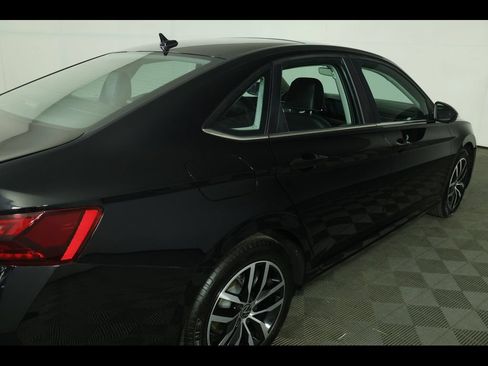 Used 2026 Volkswagen Jetta SE FWD image 18