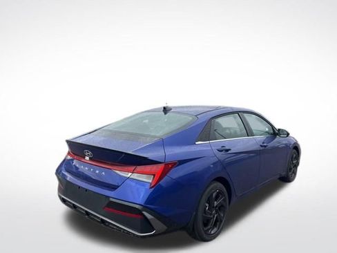 New 2026 Hyundai Elantra SEL Sport FWD image 7