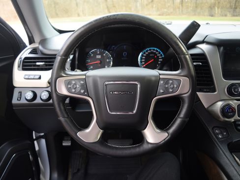 Used 2018 GMC Yukon Denali image 4