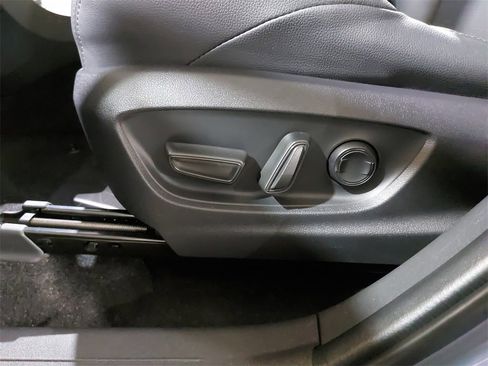 Used 2025 Subaru Solterra Touring image 30