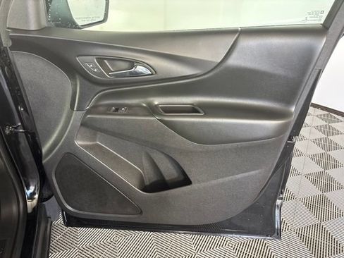 Used 2018 Chevrolet Equinox LT FWD image 28